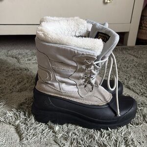 Tamarack snow boots